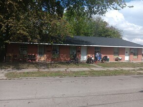 323 E 8th St in Marion, IN - Foto de edificio - Building Photo