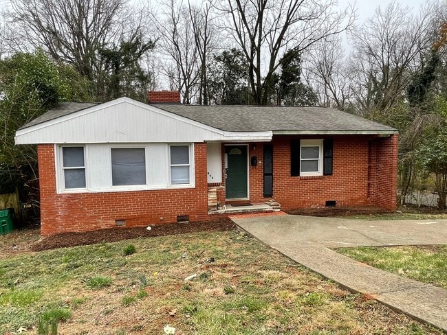 1855 Camp Greene St in Charlotte, NC - Building Photo - Building Photo