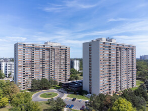 Woodlands on the Park 2 in Toronto, ON - Building Photo - Building Photo