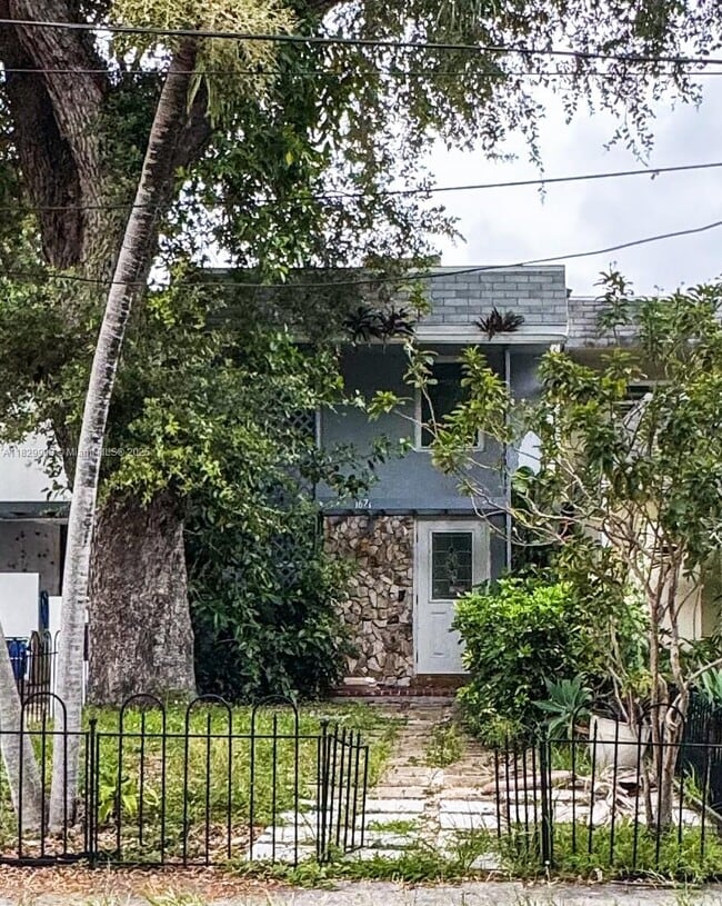 property at 1671 NE 142nd St