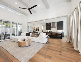 3001 Funston St in Austin, TX - Building Photo - Building Photo