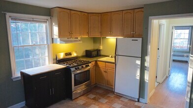 1048 N Danville St, Unit B in Arlington, VA - Building Photo - Building Photo