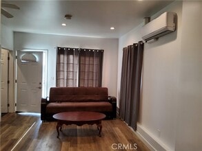 10710 Helendale Ave in Los Angeles, CA - Building Photo - Building Photo