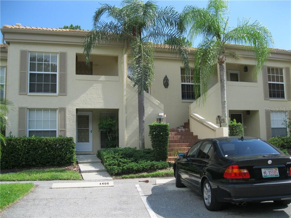 4499 Longmeadow in Sarasota, FL - Foto de edificio