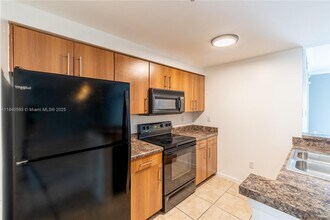 6020 W Sample Rd in Coral Springs, FL - Building Photo - Building Photo
