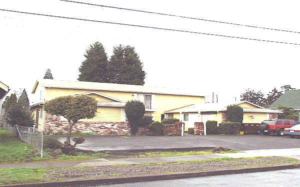 5912-5920 SE Gladstone St in Portland, OR - Building Photo - Building Photo