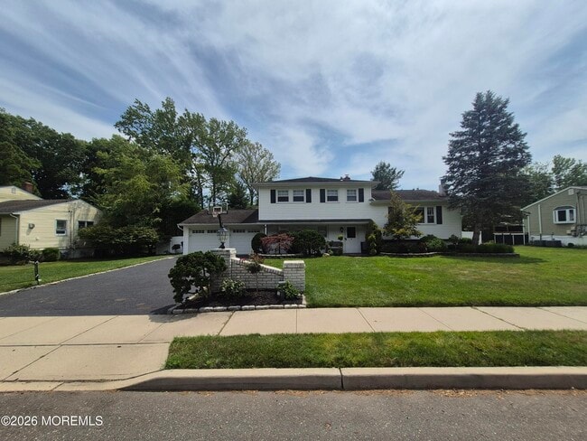 property at 4 Judith Ct