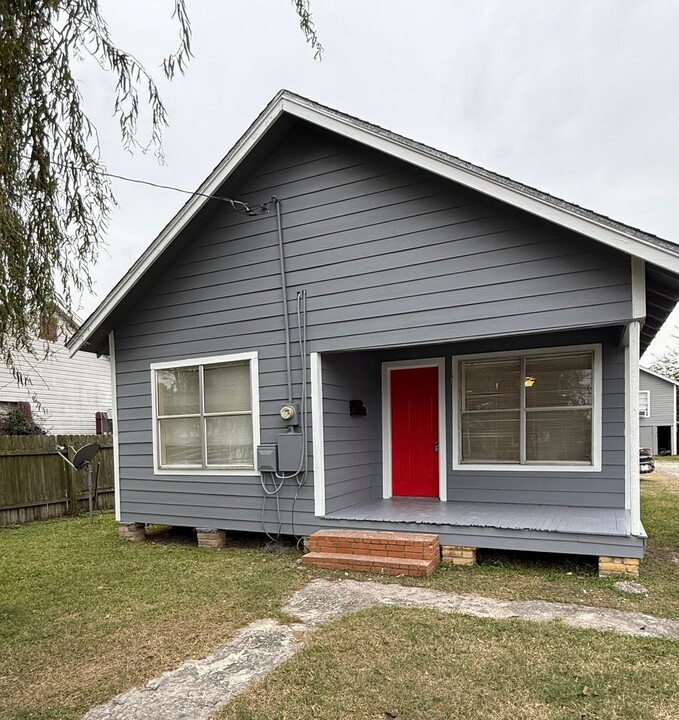 7213 Terrell St-Unit -7213 in Groves, TX - Building Photo