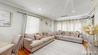229 Old Post Rd, Unit 218 in Edison, NJ - Building Photo - Building Photo