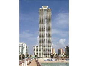 16699 Collins Ave in Sunny Isles Beach, FL - Building Photo - Building Photo