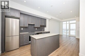 461 Green Rd in Hamilton, ON - Building Photo - Building Photo