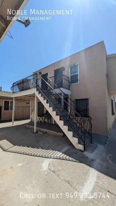 134 1/2 W 118th Pl in Los Angeles, CA - Building Photo