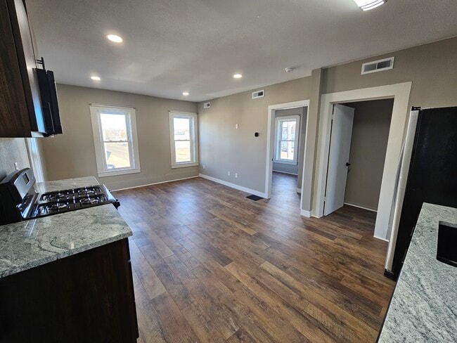 502 Bay St, Unit 502