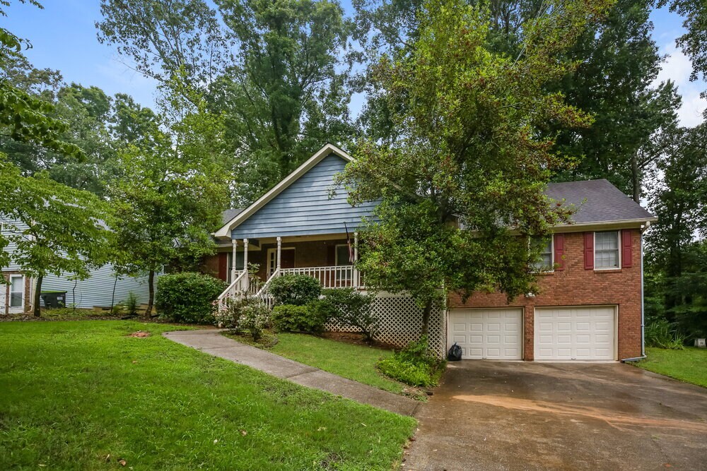 2699 Barcelona Dr SW in Marietta, GA - Building Photo