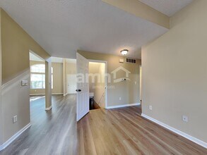 6957 Spring Farm Ct in Centerville, OH - Building Photo - Building Photo