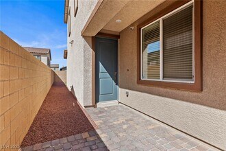 3546 Luciana Gln Ave in Henderson, NV - Building Photo - Building Photo