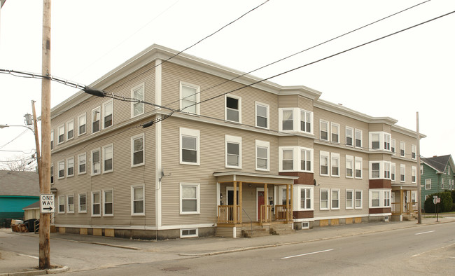 258 Merrimack St in Manchester, NH - Foto de edificio - Building Photo