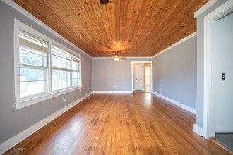 65 Battle St in Bryson City, NC - Building Photo - Building Photo