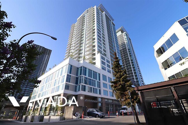 property at 988 Quayside Dr