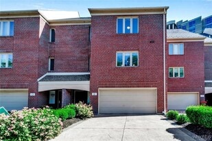 11 Ojibwa Cir in Buffalo, NY - Building Photo