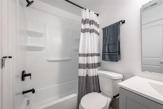 62 S Main St in Johnstown, OH - Building Photo - Building Photo