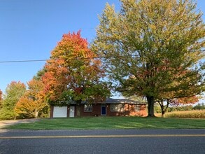 12090 Marlboro Ave NE in Alliance, OH - Foto de edificio - Building Photo