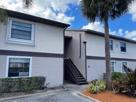 1062 Ellen Ct in Melbourne, FL - Building Photo
