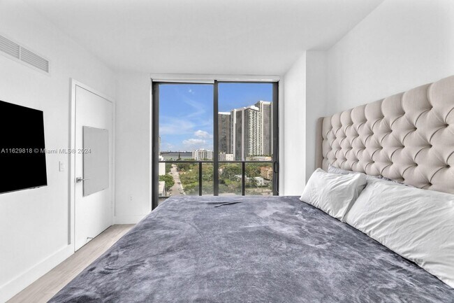 property at 121 NE 34th St