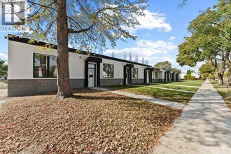 2275 Wellesley Ave in Windsor, ON - Building Photo - Building Photo