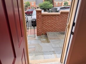 2530 Fairfax Dr, Unit A in Arlington, VA - Building Photo - Building Photo