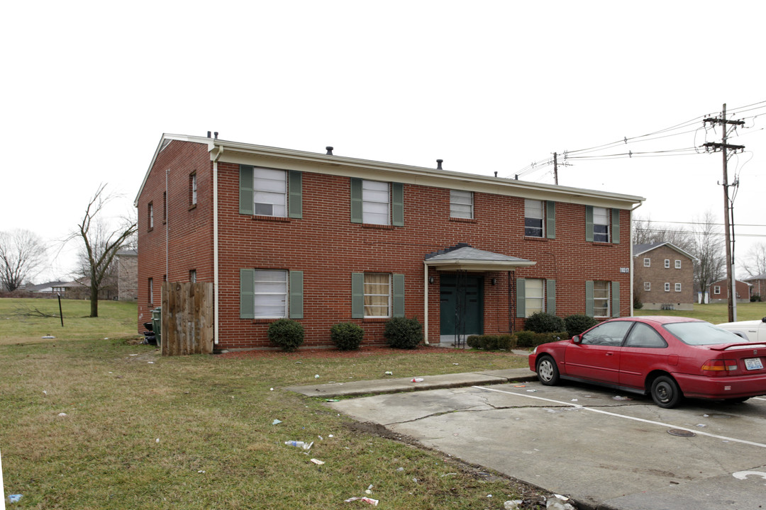 10317 Greentree Ln in Louisville, KY - Building Photo