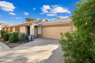 125 N 22nd Pl in Mesa, AZ - Building Photo