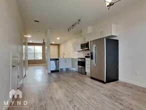 7805 Cooper Ln in Austin, TX - Building Photo - Building Photo