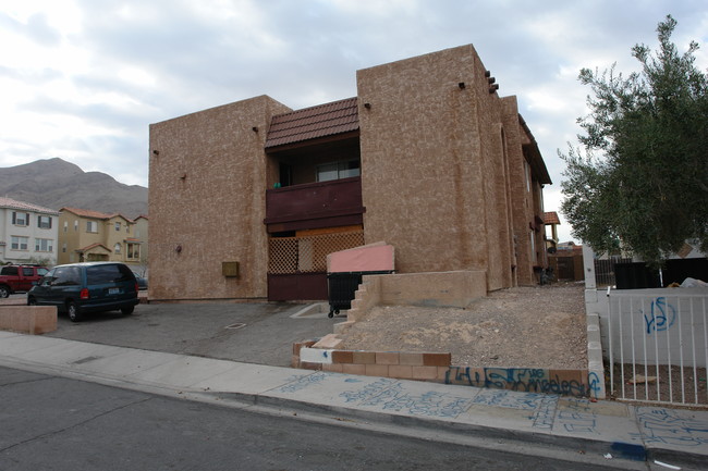 6989 Dunsbach Way in Las Vegas, NV - Foto de edificio - Building Photo