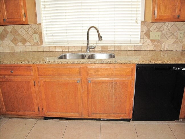 property at 2526 Doverglen Dr