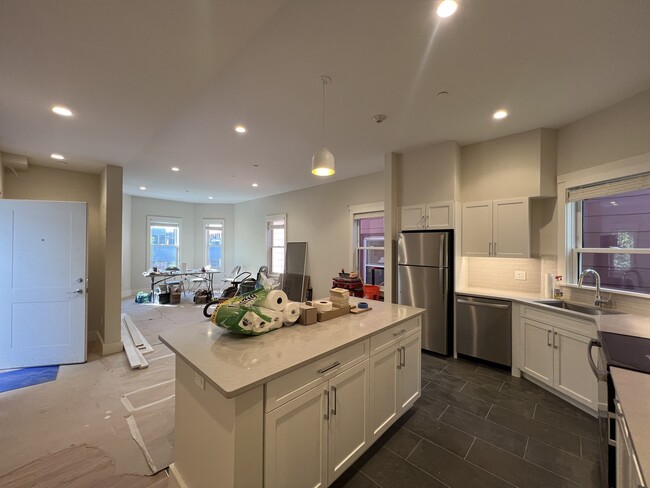 56 JFK St, Unit 2 in Cambridge, MA - Building Photo - Building Photo