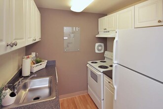 The Hamptons at Town Center Apartment Homes in Germantown, MD - Foto de edificio - Building Photo