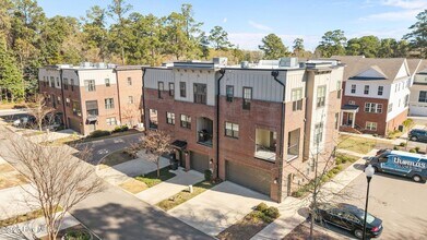 12 Brownstone Ln in Southern Pines, NC - Foto de edificio - Building Photo