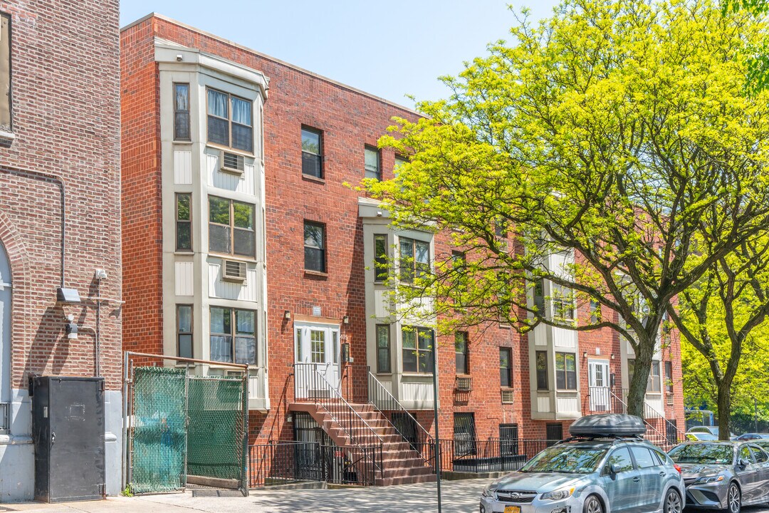 415 Carlton Ave in Brooklyn, NY - Foto de edificio