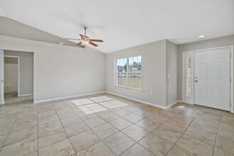 9345 SE 162nd Pl in Summerfield, FL - Building Photo - Building Photo