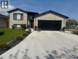3598 Caribou Crescent in Windsor, ON - Building Photo