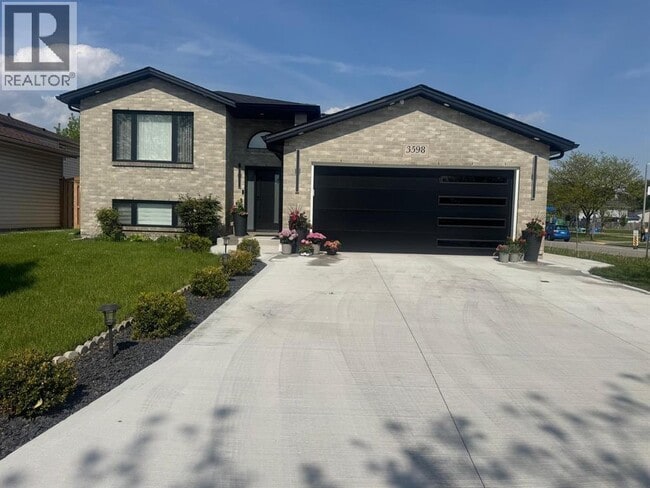 property at 3598 Caribou Crescent