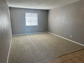 2114 E Marshall Ave in Longview, TX - Building Photo - Building Photo