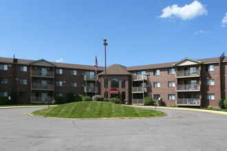 Lakewood Hills Apartments in White Bear Lake, MN - Foto de edificio - Building Photo