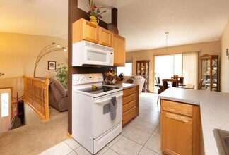 2518 Amber Valley Ct in Fargo, ND - Building Photo - Building Photo
