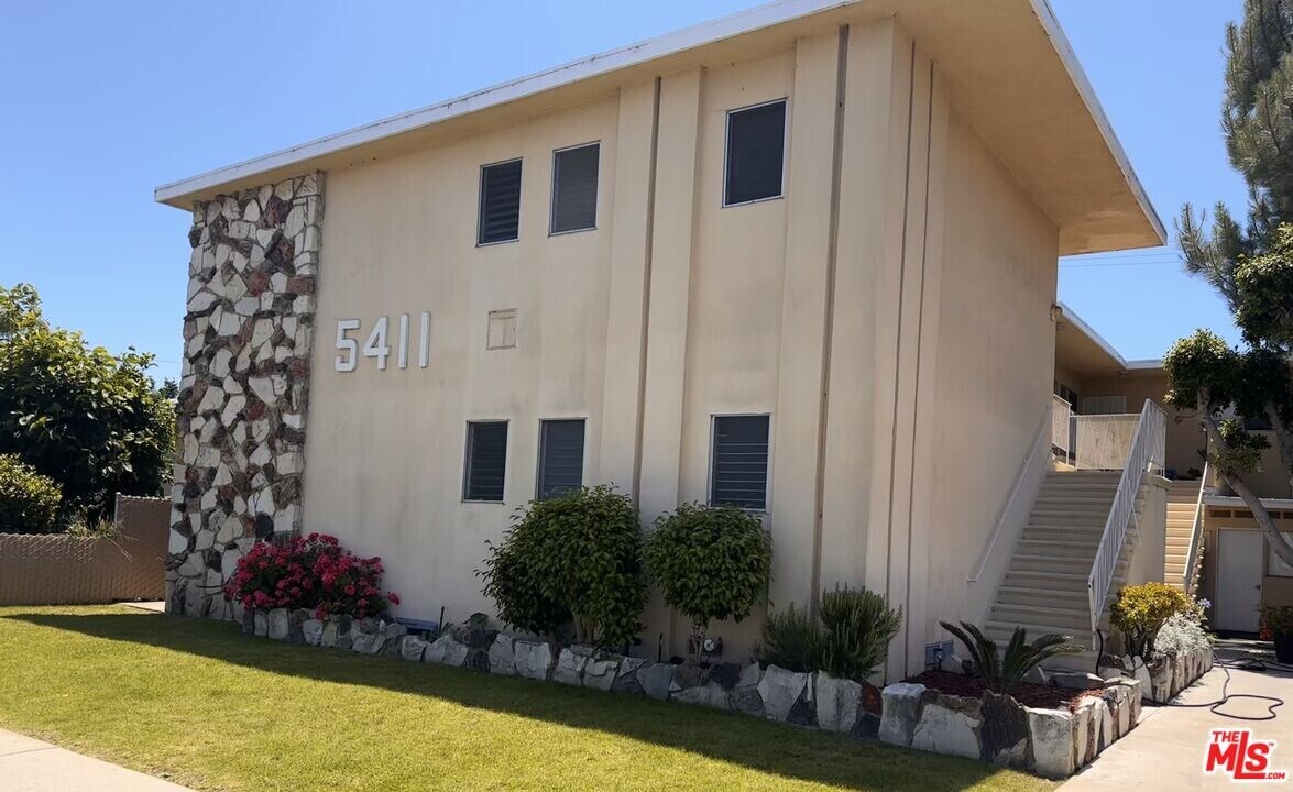 5411 S Centinela Ave in Los Angeles, CA - Building Photo