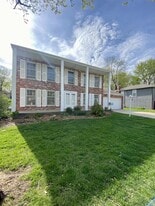 9136 Switzer St in Overland Park, KS - Building Photo