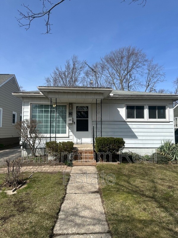 property at 747 E Mansfield Ave