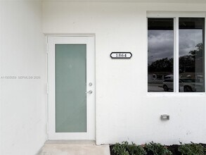 1864 NW 91st St in Miami, FL - Building Photo - Building Photo