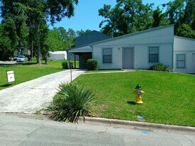 Darryl Drive Duplex in Tallahassee, FL - Building Photo